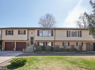 41 Harding St, Ewing, NJ 08618