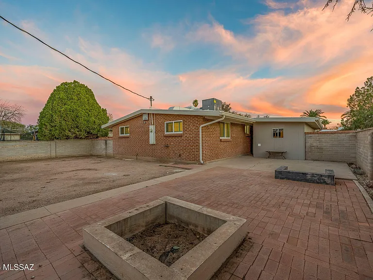 5819 E Rosewood St — Photo 16