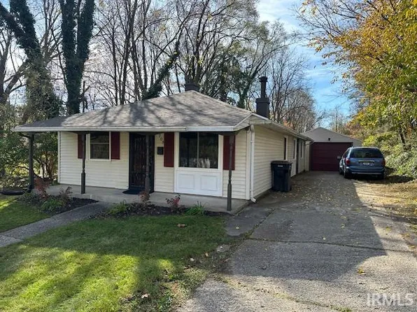 3709 Woldhaven Dr, South Bend, IN 46614