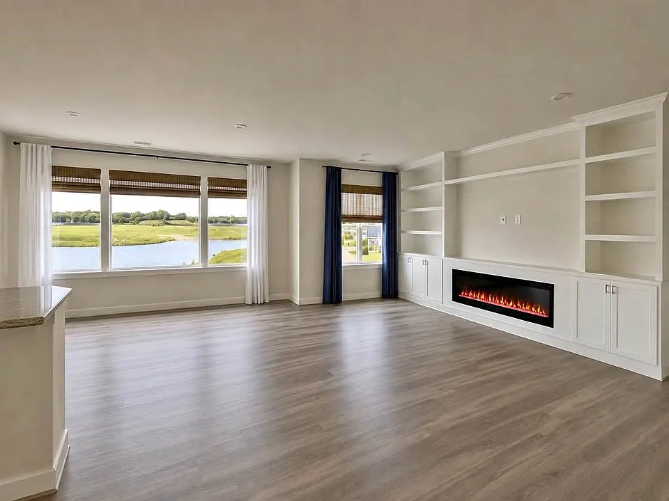 2 bed, 1247 sqft, $2,300 — Photo 2