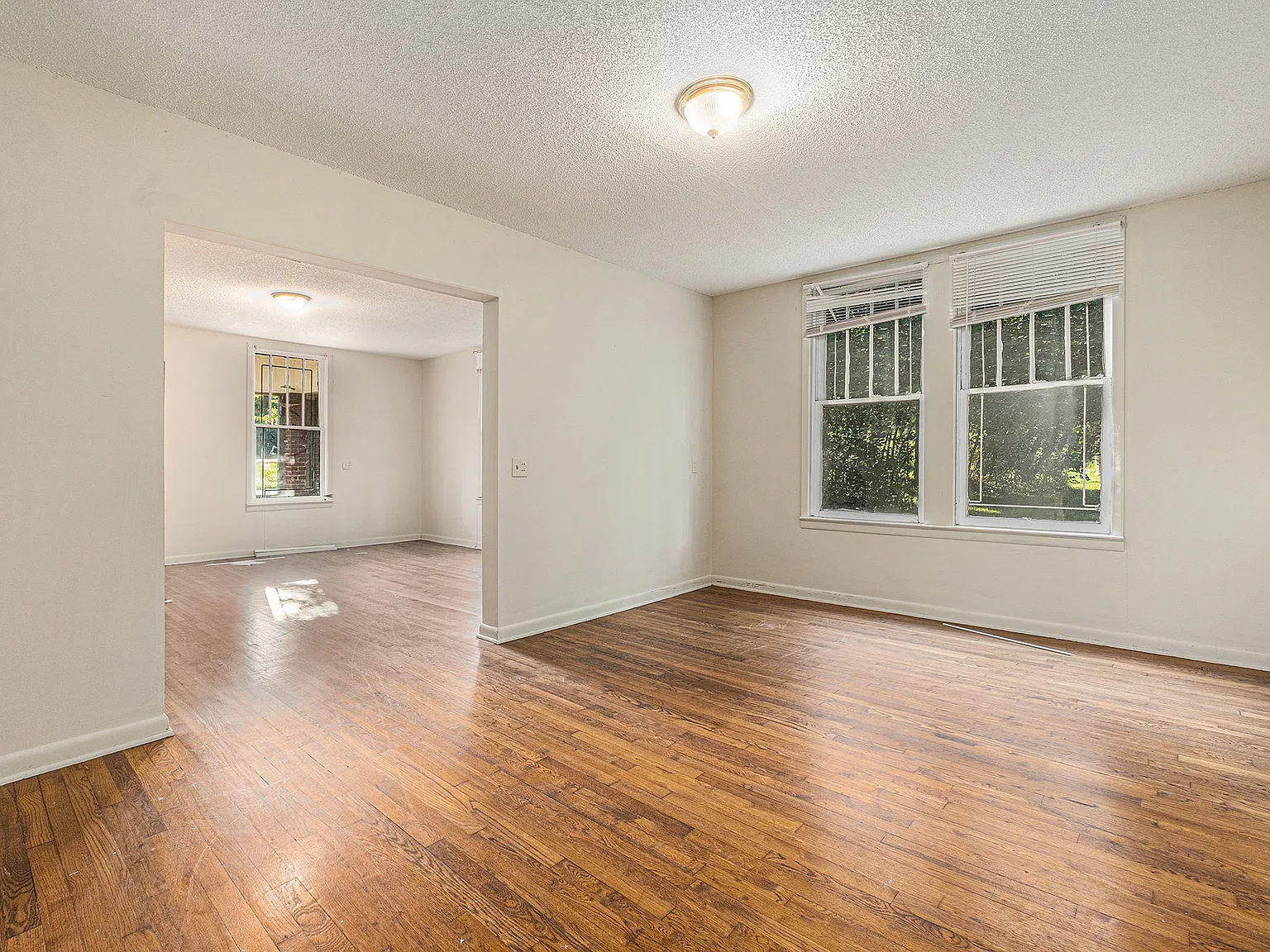 104 Henley Street - 1 — Photo 4