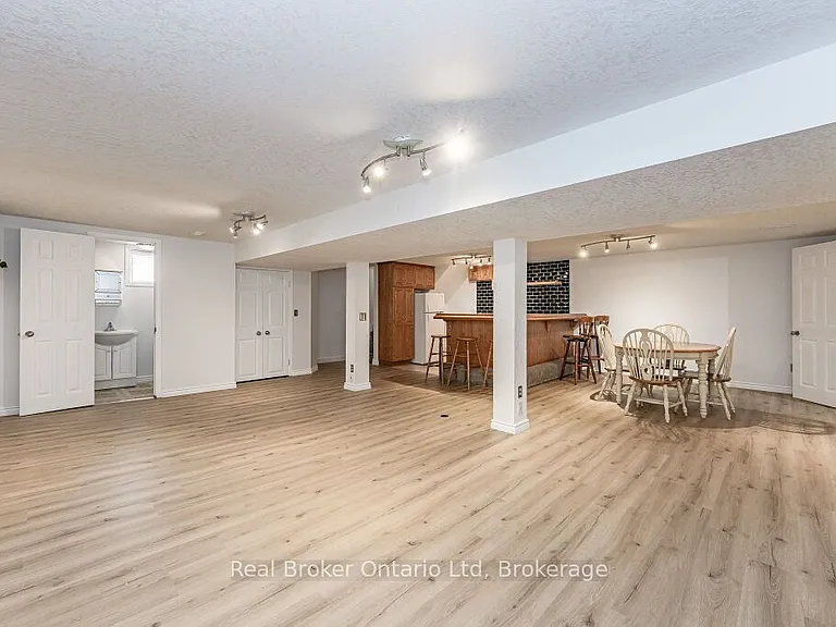 195 Edinburgh Rd S #LOWER — Photo 8