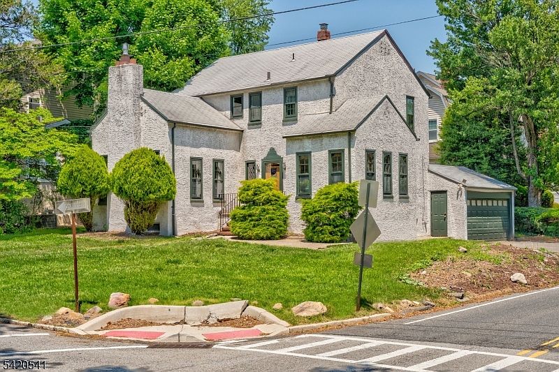 1st image of 55 Luddington Rd