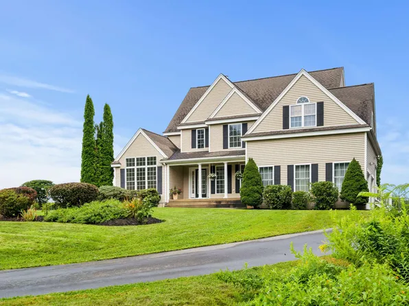 7 Tenney Farm Road, Sandown, NH 03873