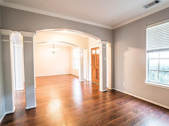 2nd image of 10739 Fallsbridge Dr
