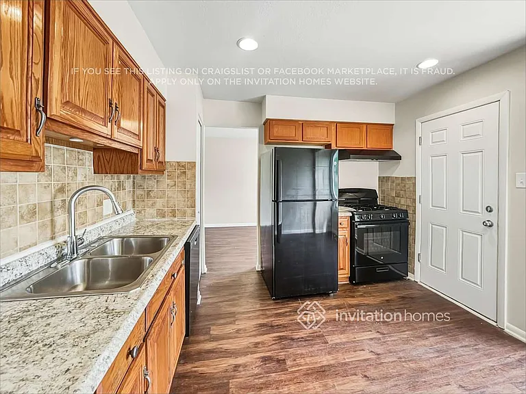5265 Arquilla Dr — Photo 9