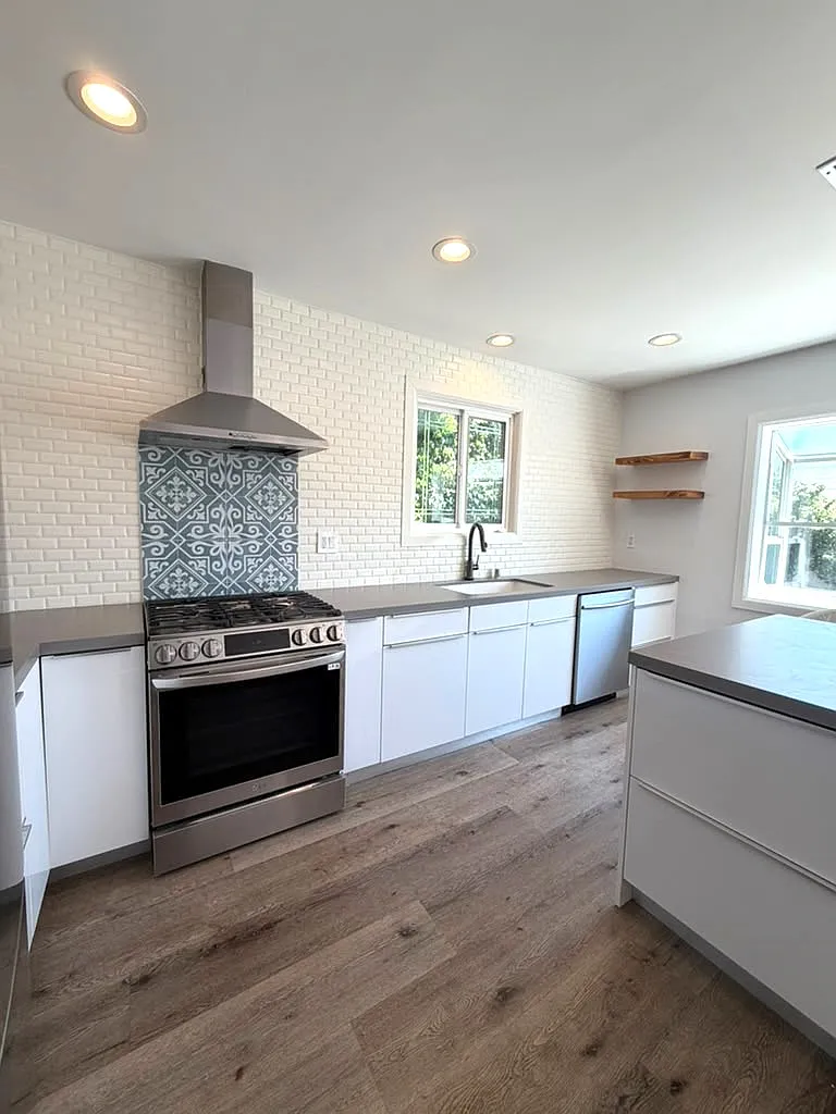 4 bed, 1450 sqft, $4,590 — Photo 3