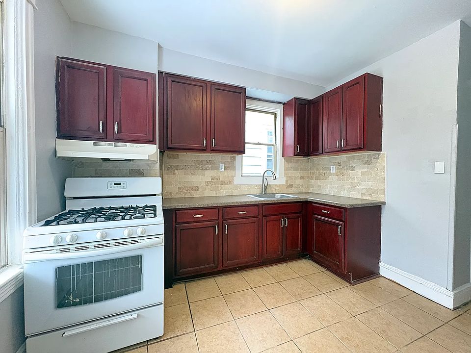 1st image of 25 Dwight St #6C