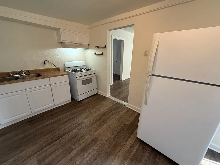 204 Lone Star Blvd — Photo 7