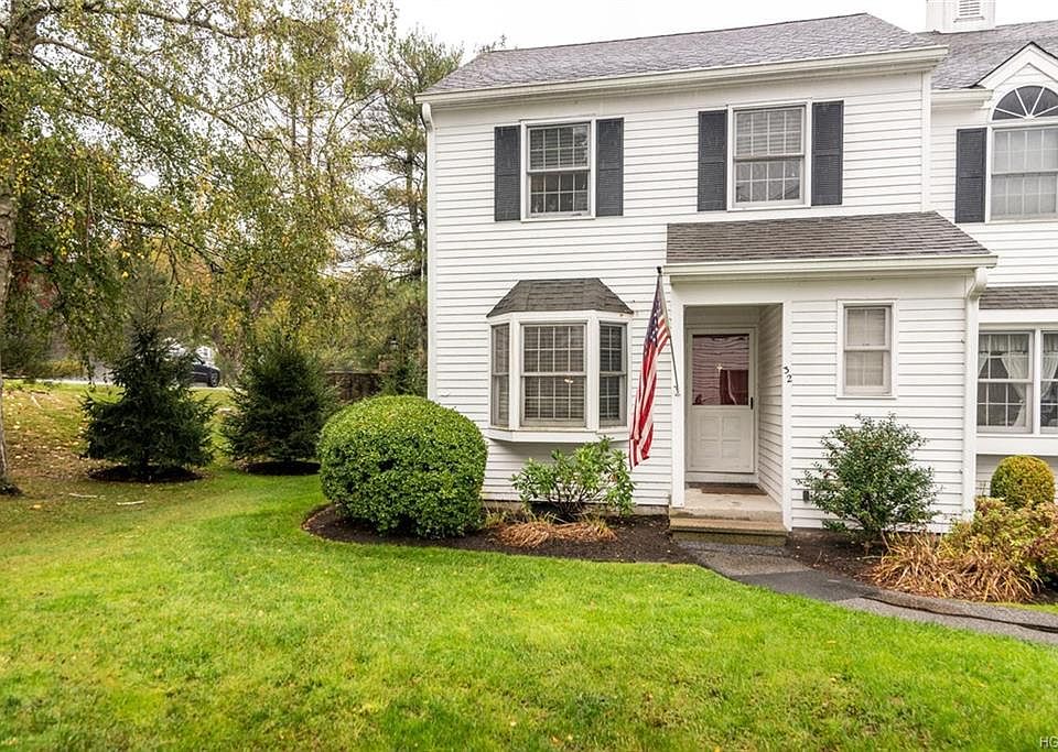 1st image of 32 Briar Ct