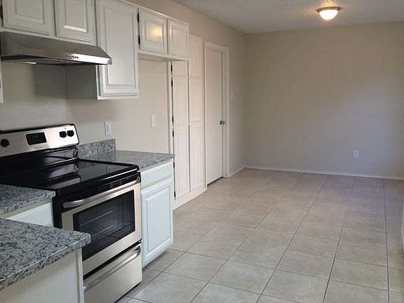5th image of 7317 Meadow Creek Dr