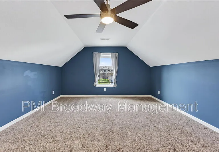 837 Shelton Cir — Photo 16