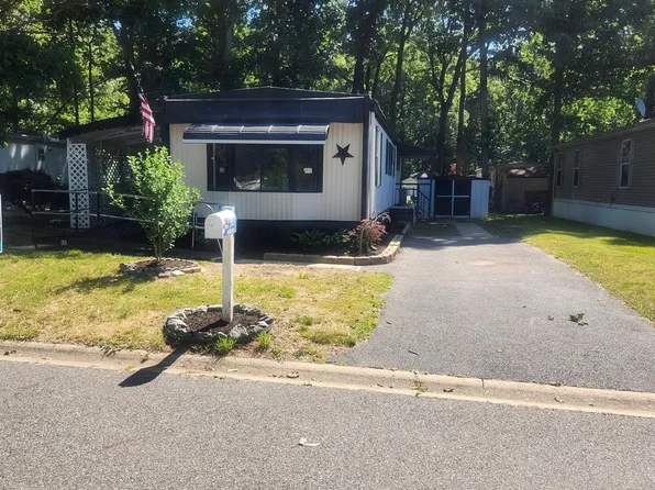 15 Elmwood Dr, Elmer, NJ 08318