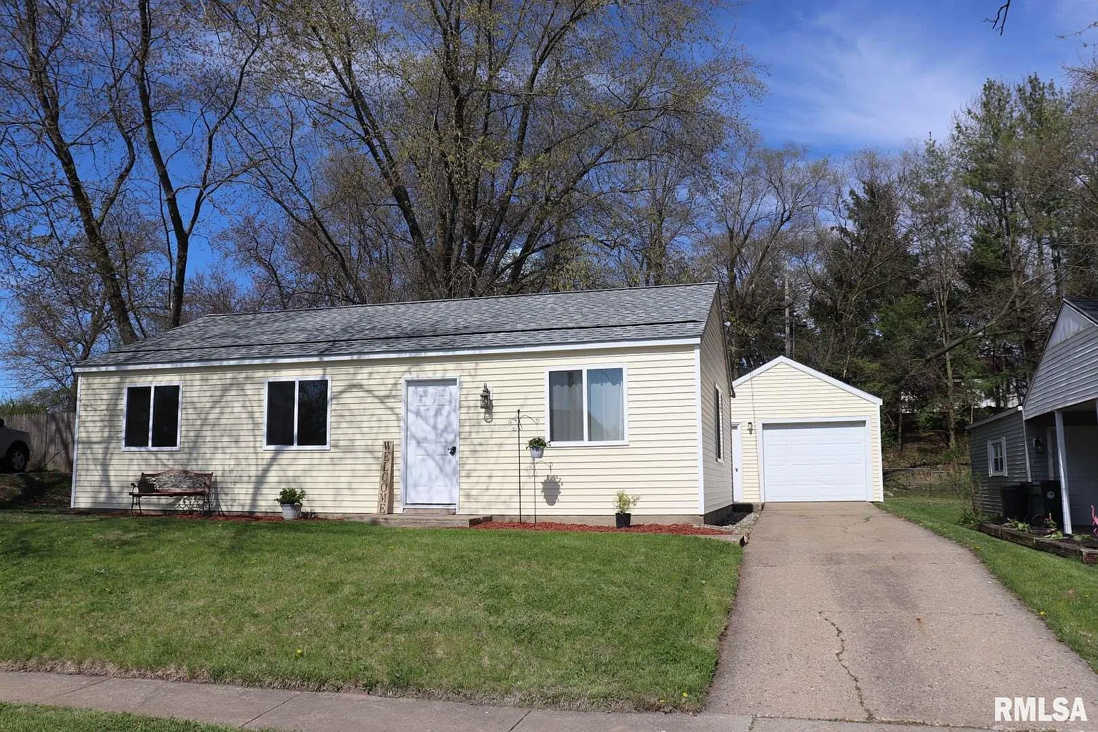 615 Sangamon Rd photo 1