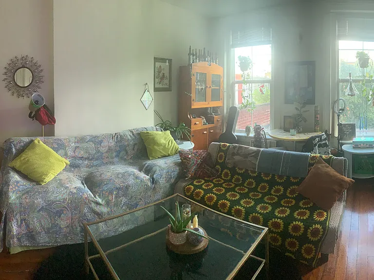 103 E Main St — Photo 3