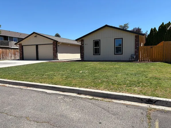 611 S 69th Ave, Yakima, WA 98908