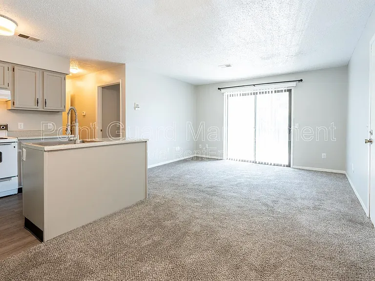 844 N Waco Ave — Photo 8