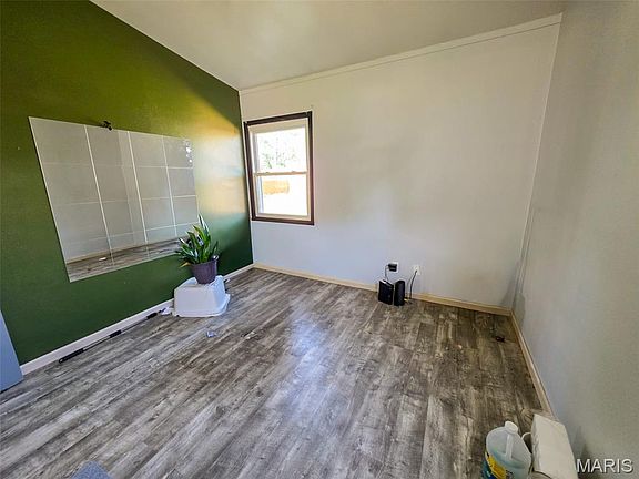 4th image of 2737 Birch Ave