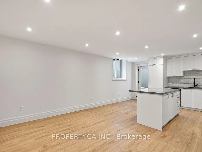 119 Invermay Ave — Photo 4