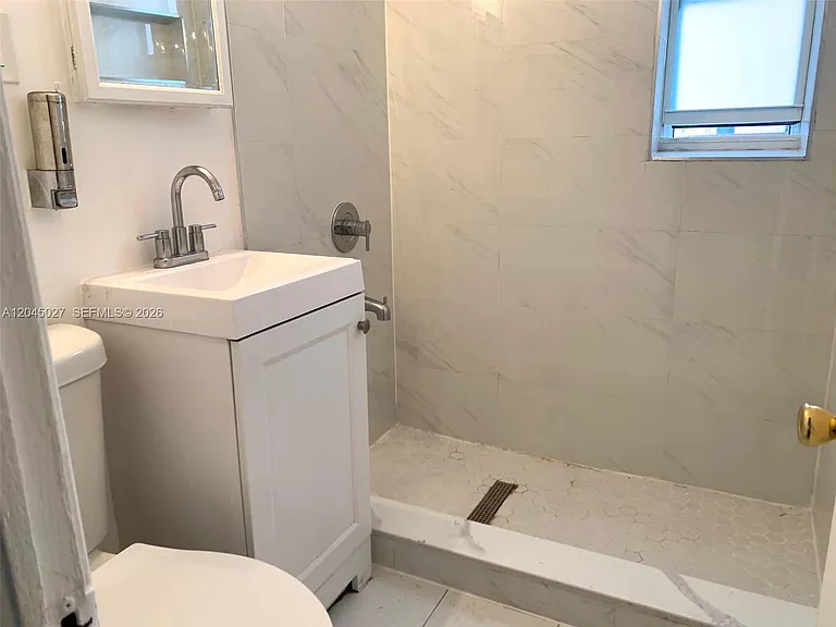 2131 Arthur St — Photo 26