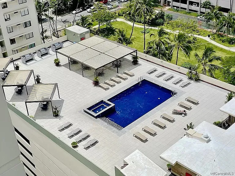 2211 Ala Wai Blvd — Photo 15