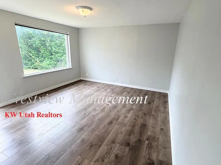 2029 Monroe Blvd — Photo 4