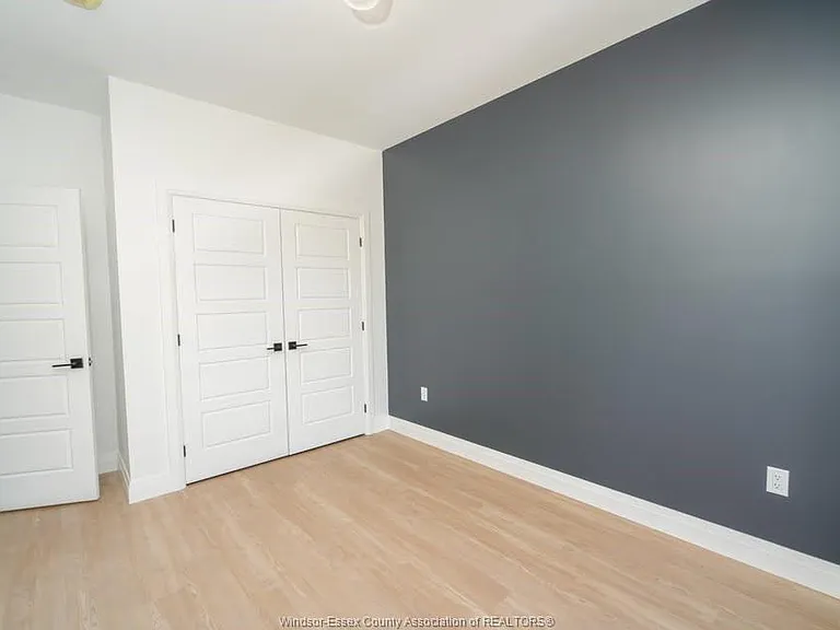 1210 Laurendeau Ave — Photo 6