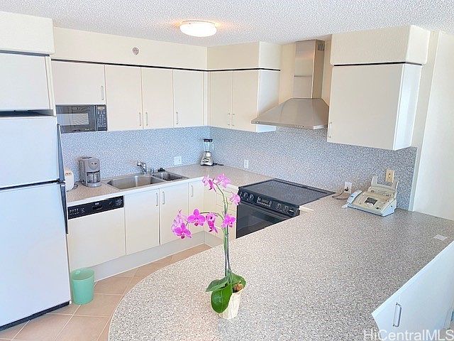 1st image of 801 S King St APT 2202