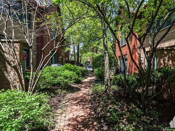 3rd image of 1801 W Diversey Pkwy #30KCH