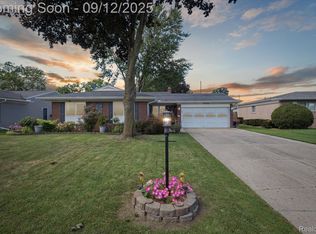 5018 Wishing Well Dr, Grand Blanc, MI 48439