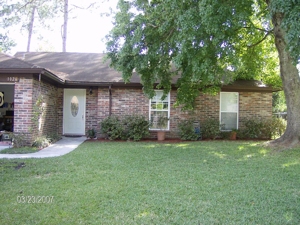 1026 Live Oak Lane