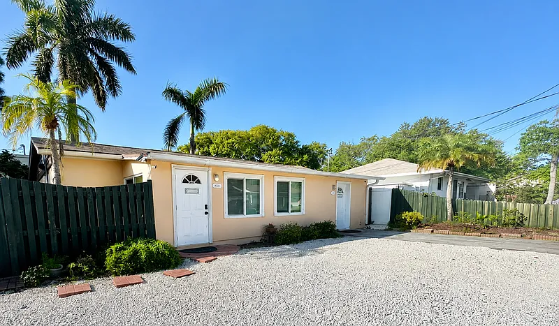 1 bed, 1.0 bath, 400 sqft, $1,295 — Photo 2