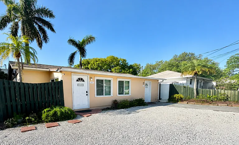 10548 Lake Dr #A — Photo 2