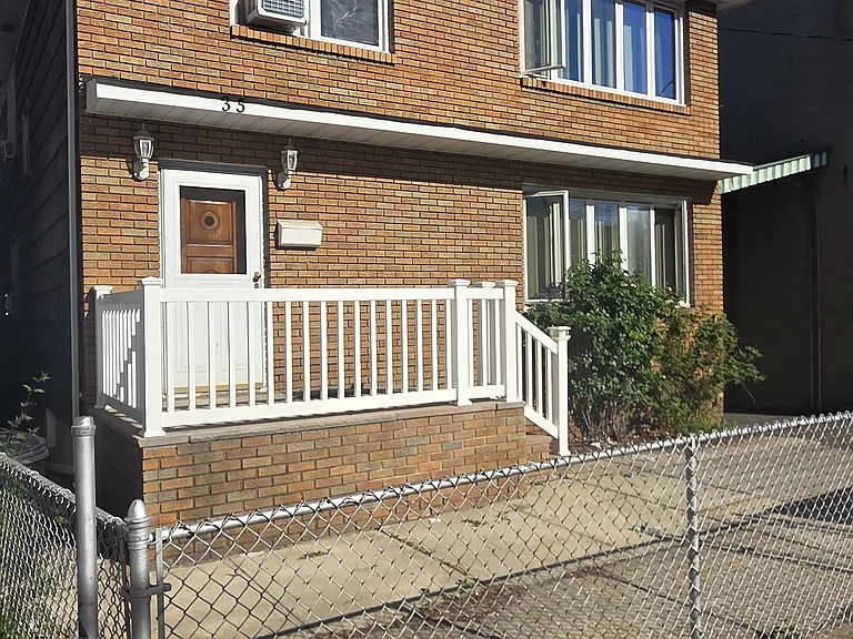 35-37 Corbin Ave #2 — Photo 1