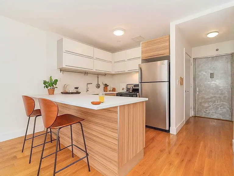 572 5th Ave #4E — Photo 2
