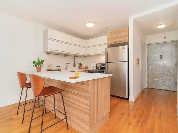 572 5th Avenue image 1 of 17