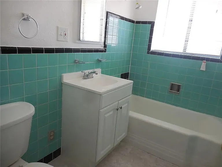 814 W Yandell Dr — Photo 20