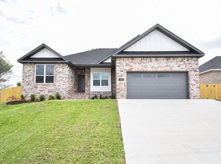 378 N Wyandotte St, Farmington, AR 72730