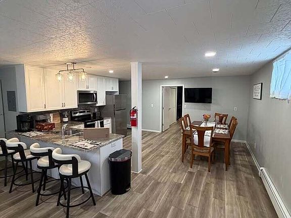 4th image of 275 Palm Beach Rd