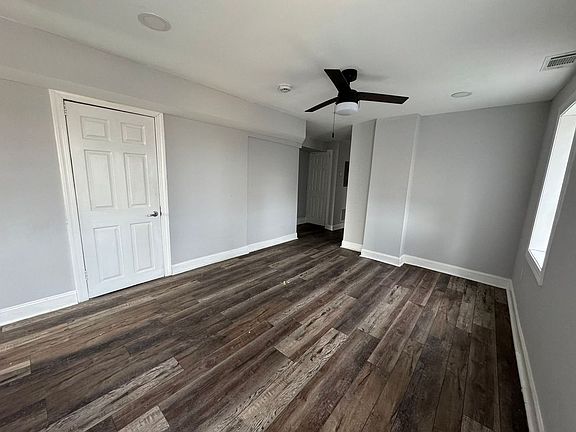 4th image of 610 E 9th St