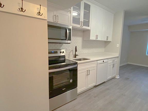 4th image of 3100 S Manchester St APT 118