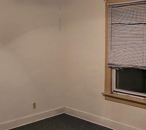 4th image of 404-406 Western Ave #2