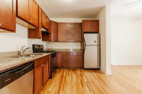 3838 N Sheffield Ave — Photo 3