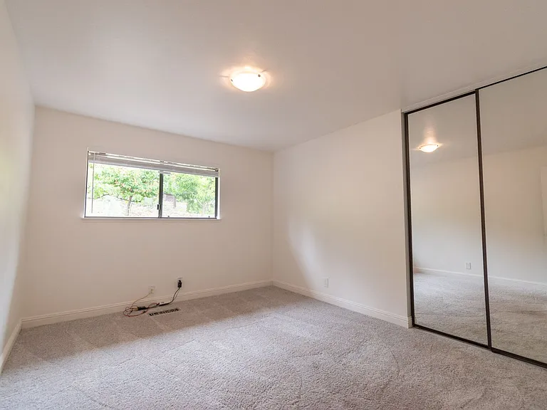 22688 Riva Ridge Rd — Photo 32