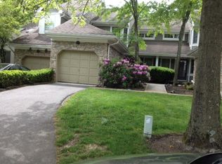 42 Springwood Ct, Princeton, NJ 08540