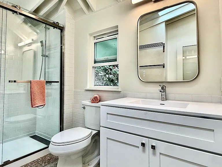 7765 Claremont Ave — Photo 21