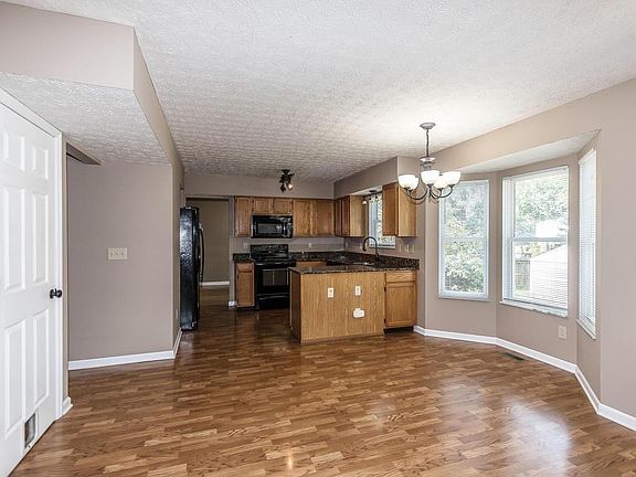 5th image of 8286 Priestley Dr