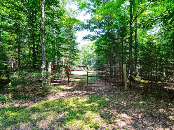 W15310 Old J Rd, Silver Cliff, WI 54104