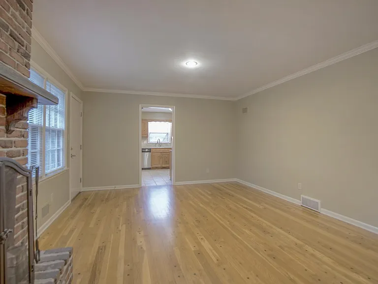 9404 Delmar St — Photo 7
