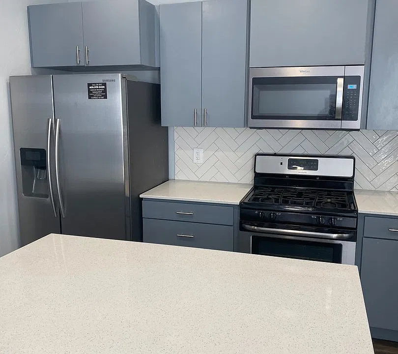 790 SW 14th St